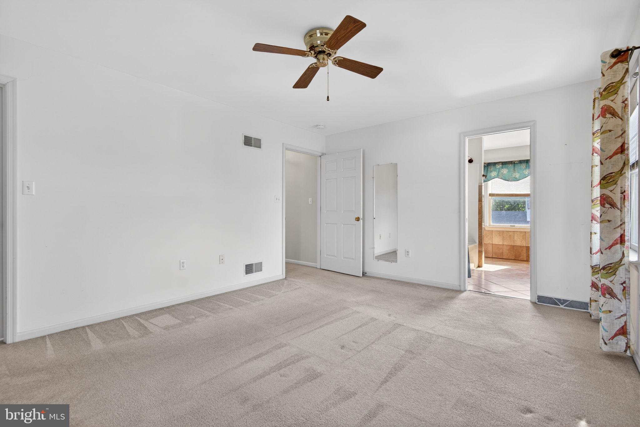THE OAKS - Residential