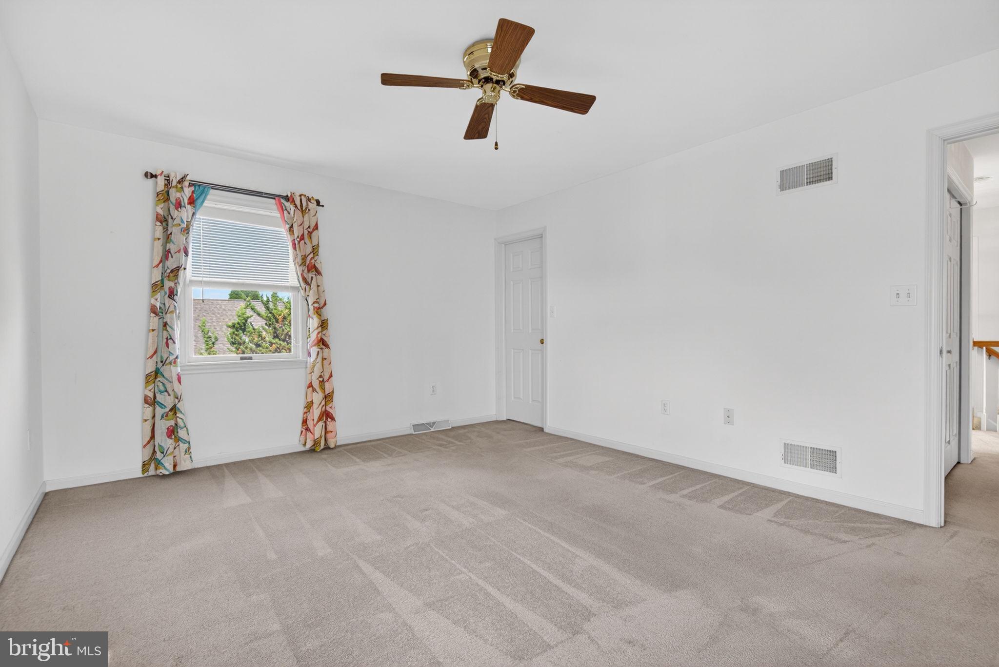 THE OAKS - Residential