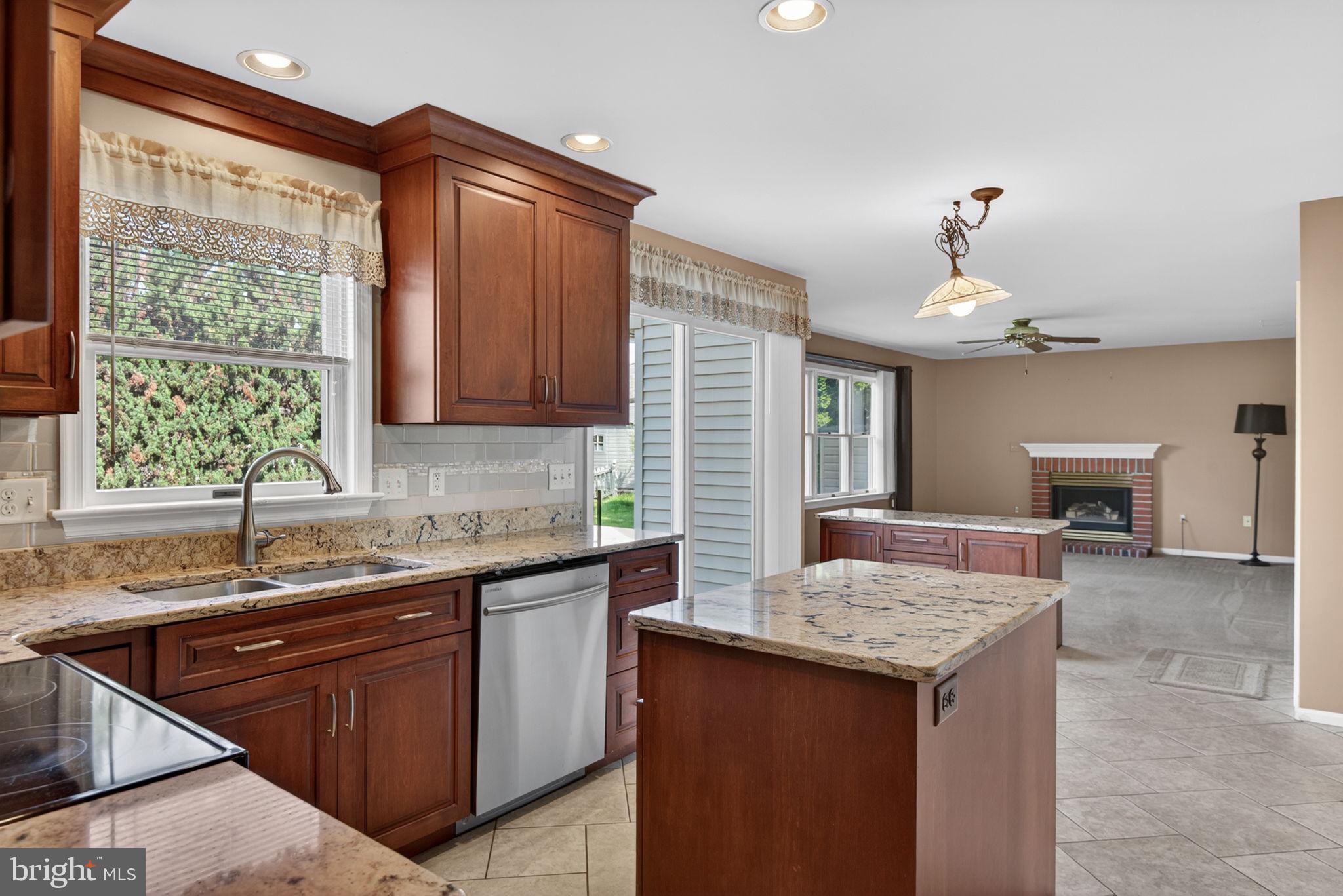 THE OAKS - Residential