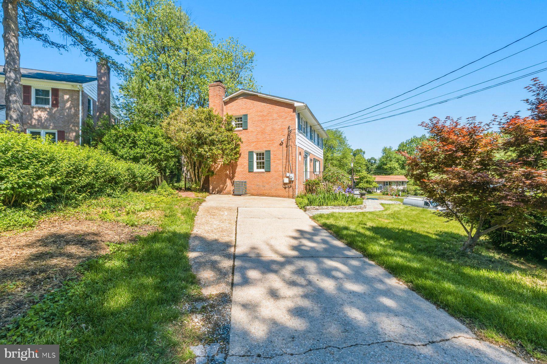 SPRINGBROOK MANOR - Residential