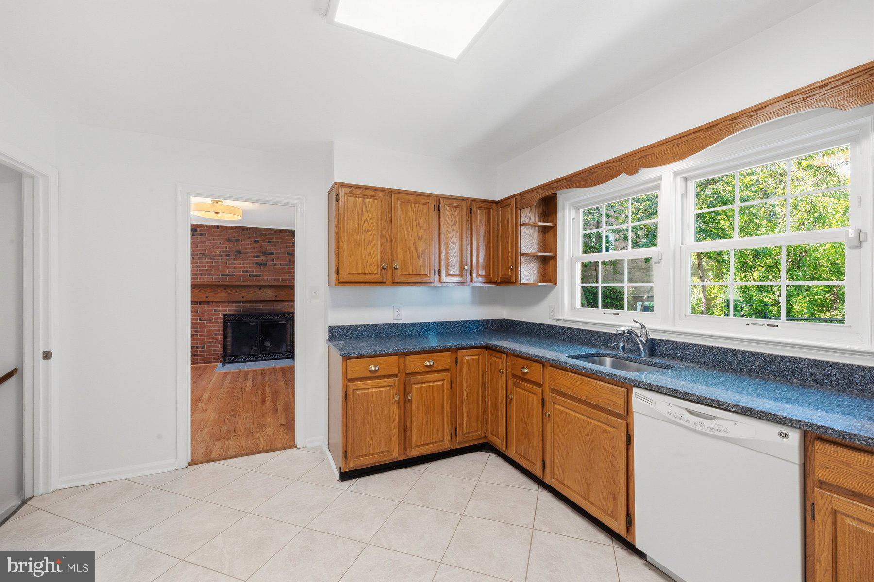 SPRINGBROOK MANOR - Residential
