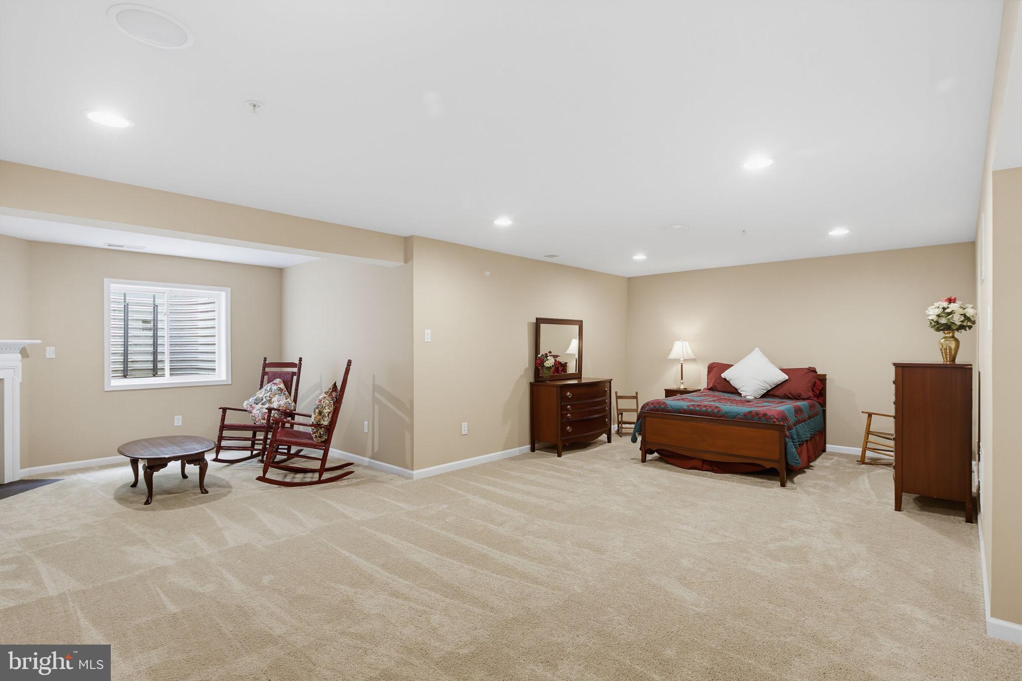 HEARTHSTONE AT VILLAGE CREST CONDOMINIUMS - Residential