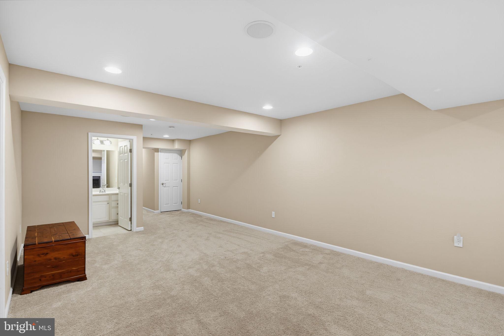 HEARTHSTONE AT VILLAGE CREST CONDOMINIUMS - Residential