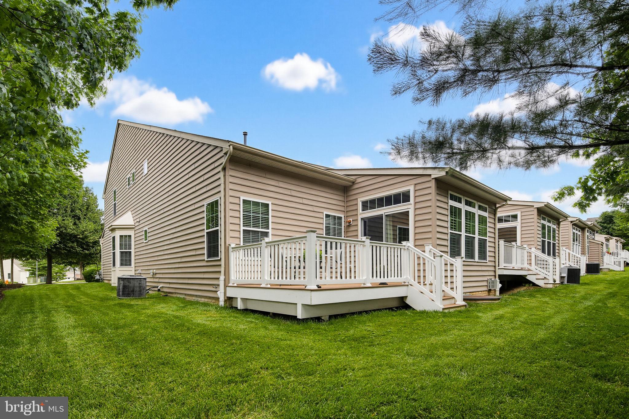 HEARTHSTONE AT VILLAGE CREST CONDOMINIUMS - Residential