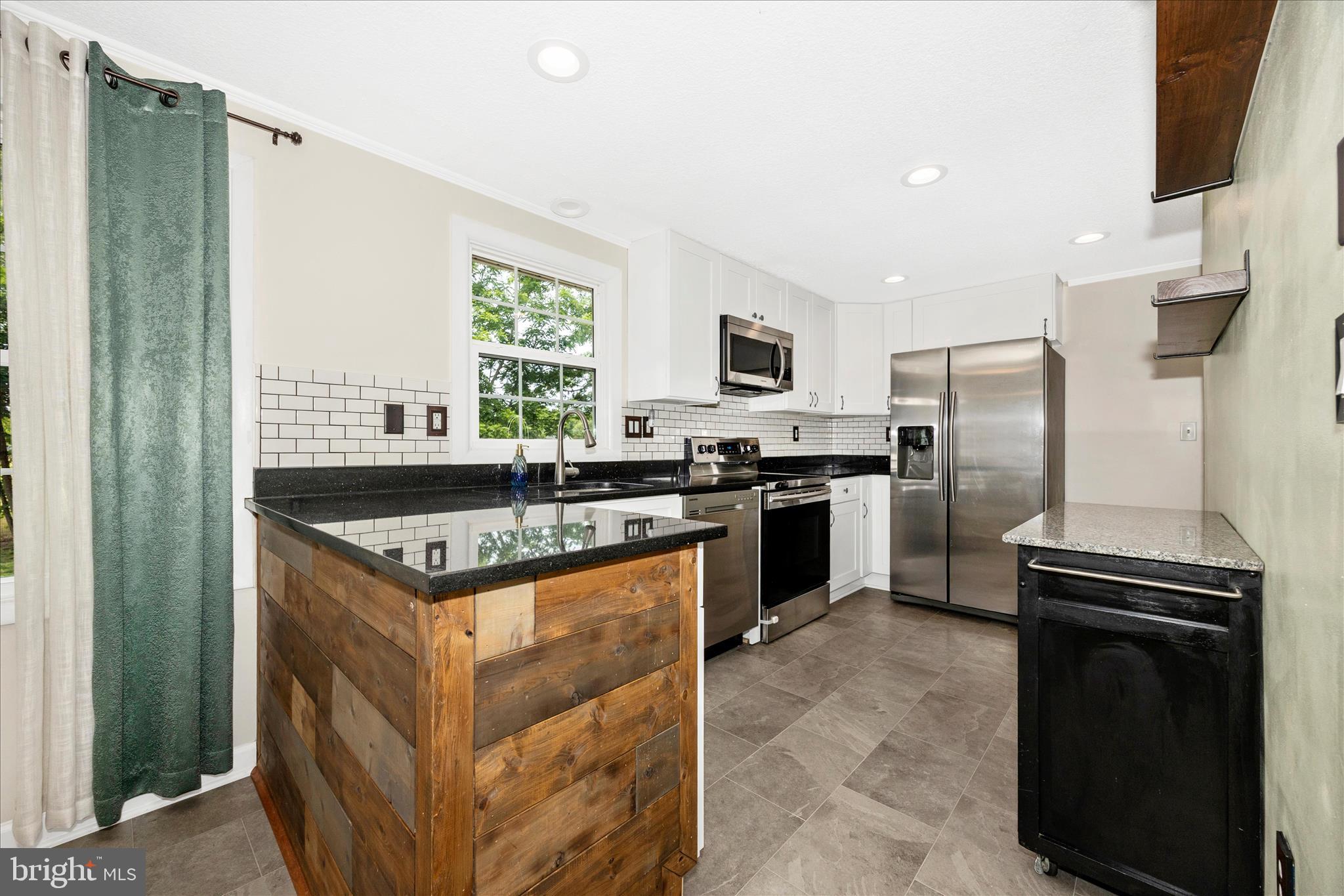 FORD ROAD ACRES - Residential