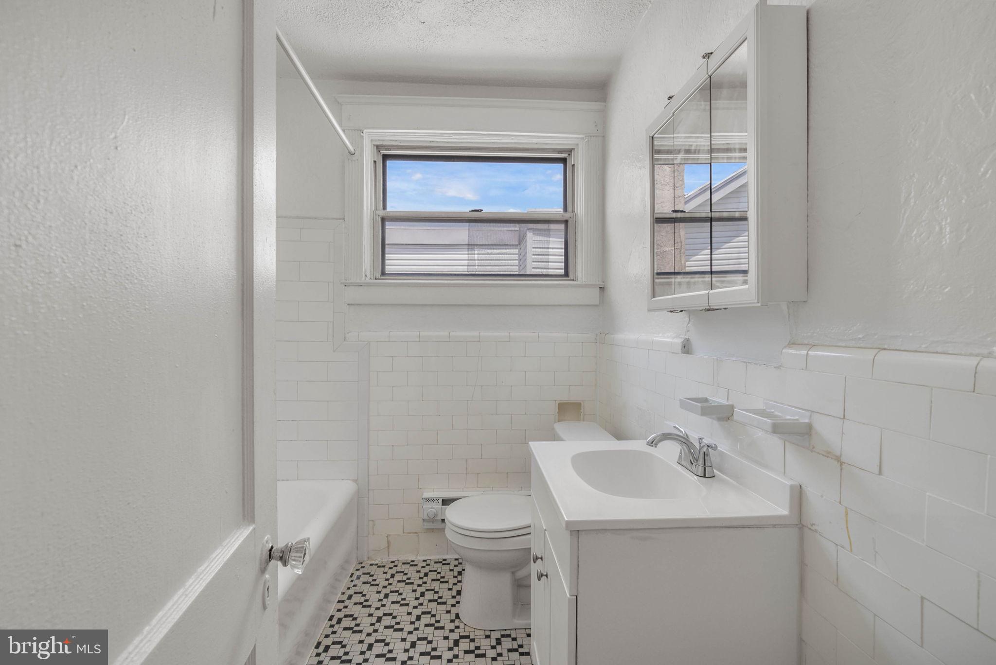 HIGHLAND PARK - Residential Income