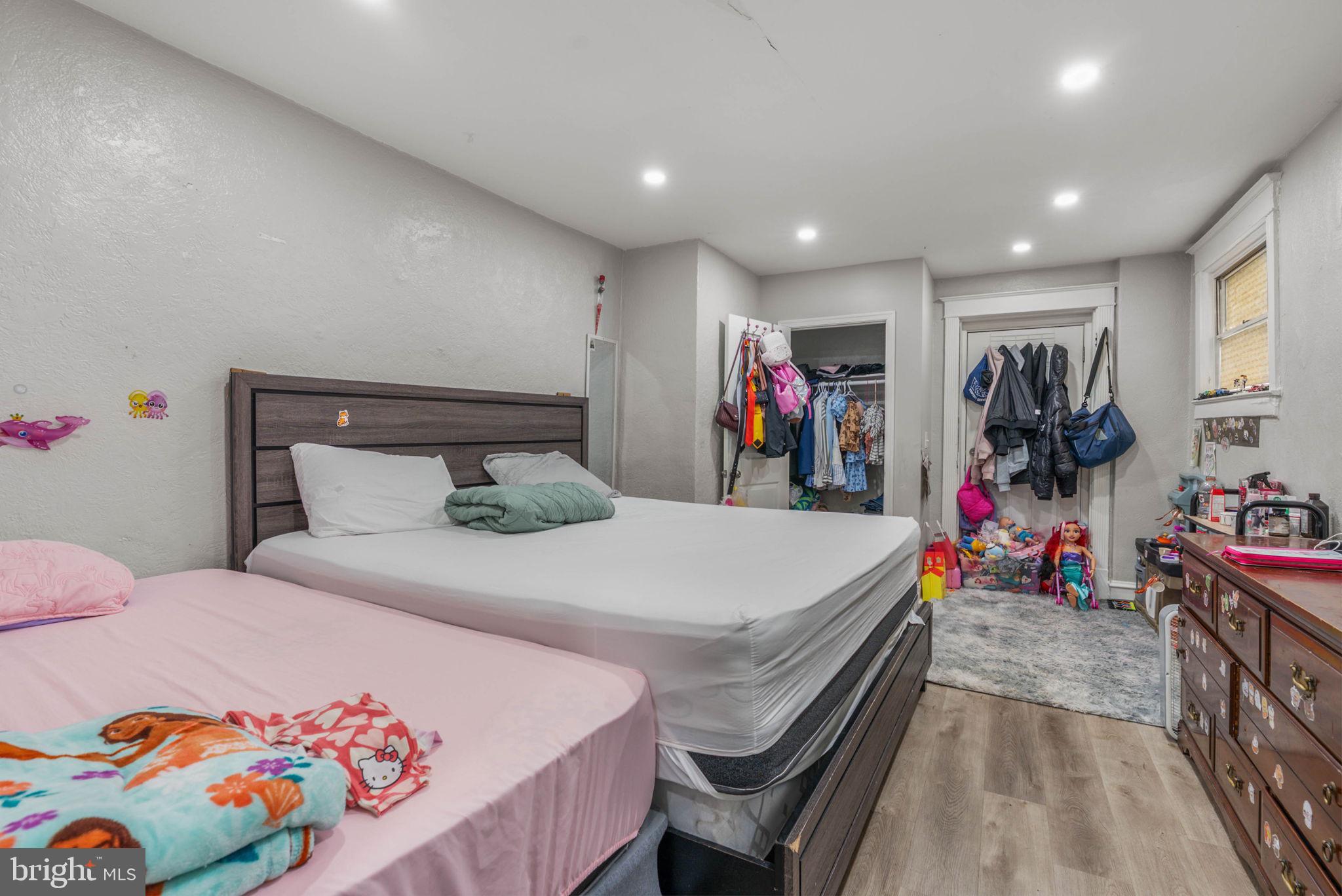 HIGHLAND PARK - Residential Income