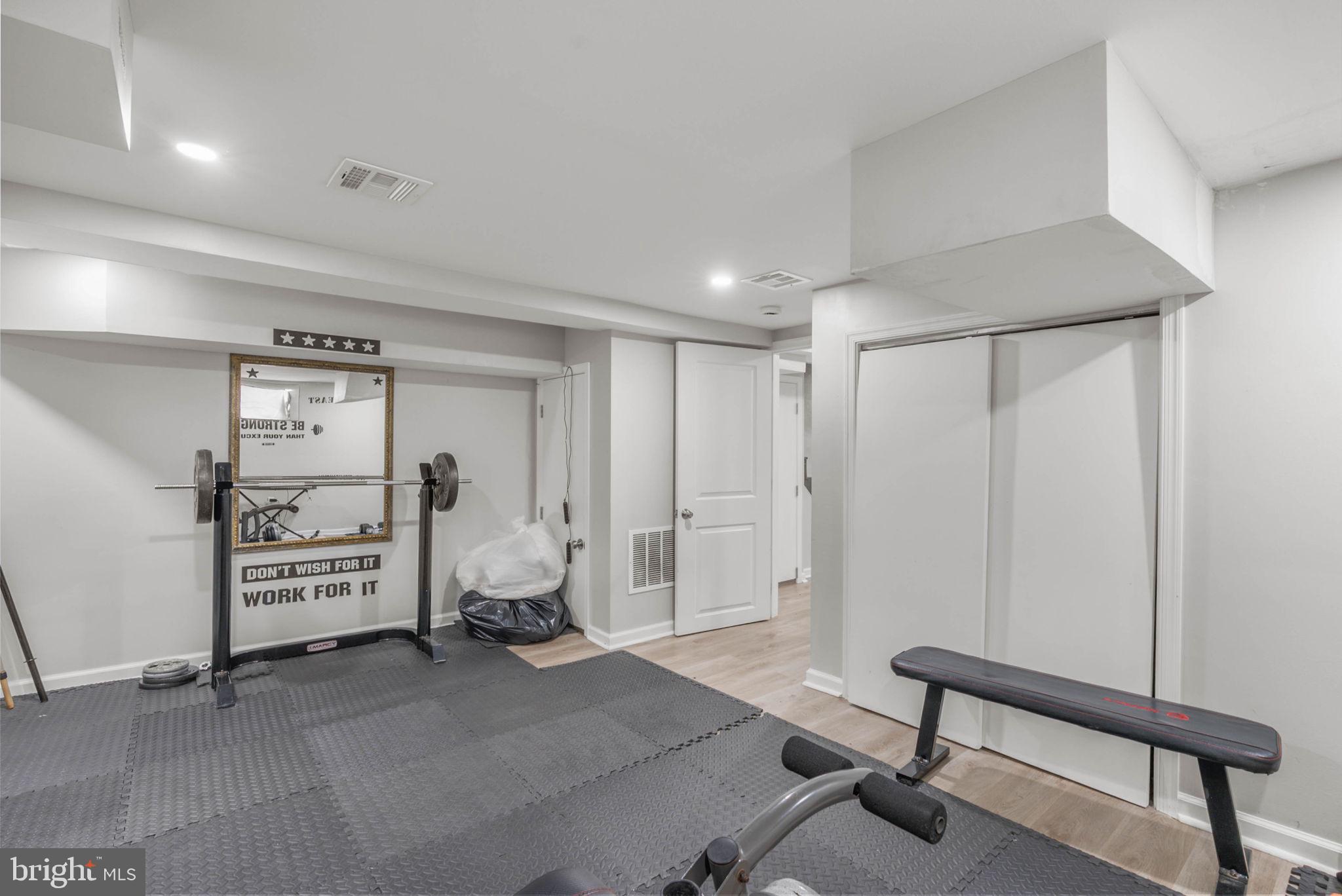 HIGHLAND PARK - Residential Income