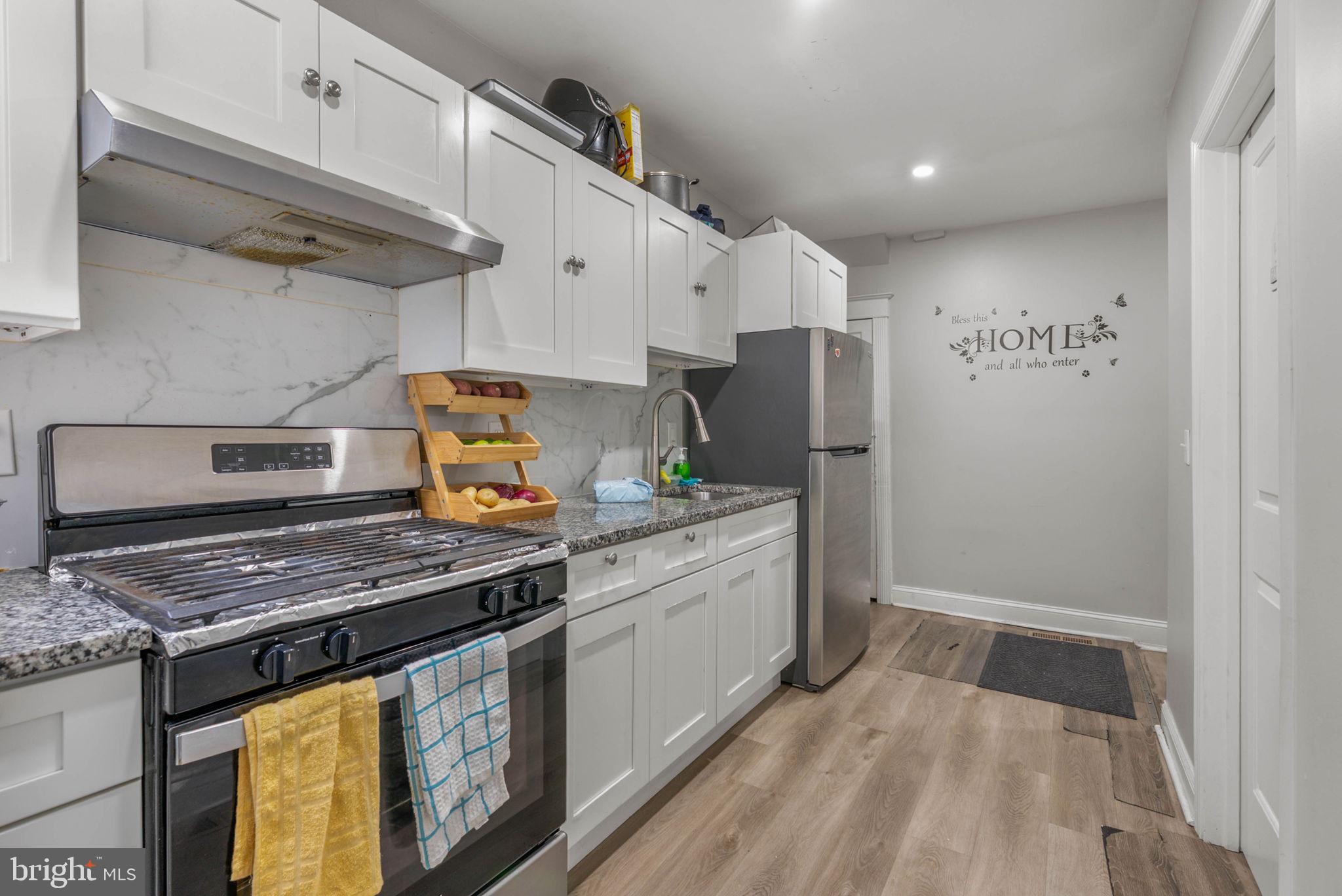 HIGHLAND PARK - Residential Income