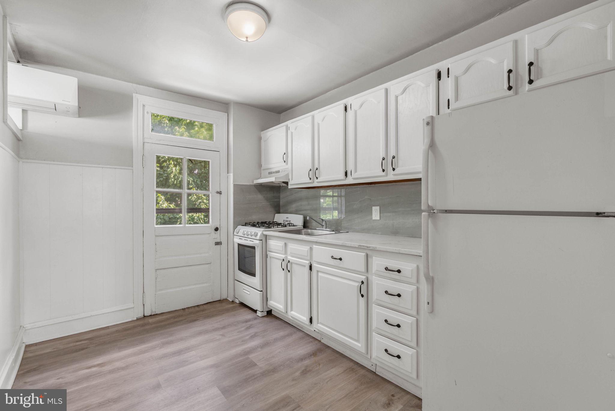 HIGHLAND PARK - Residential Income