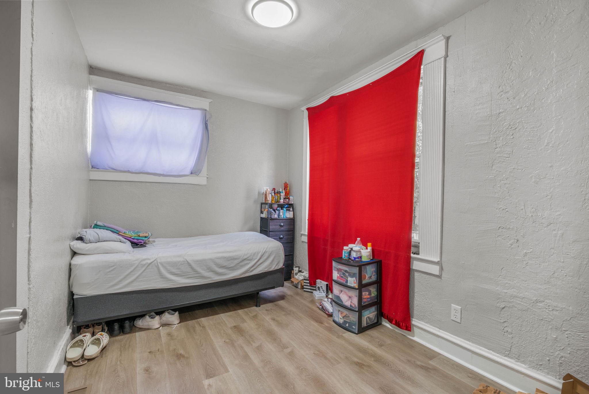 HIGHLAND PARK - Residential Income