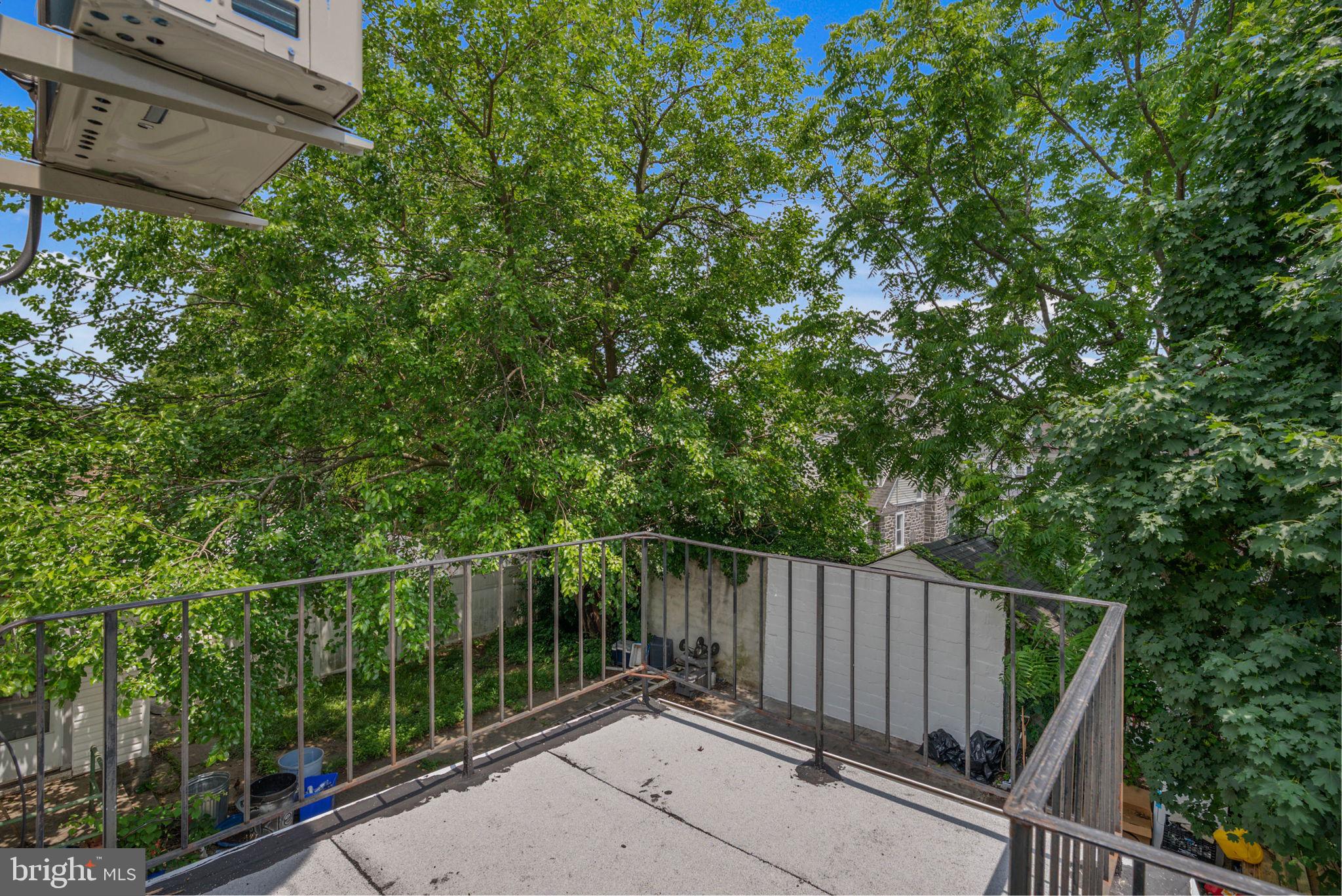 HIGHLAND PARK - Residential Income