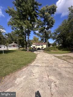 Motivated sellers are offering this exceptional parcel of land at a price that won't stay on the market for long. This is a fantastic opportunity for buyers looking to build their dream home or explore multiple property uses.
This lot comes with an agreed-upon easement with the neighboring property, providing a clear path for connecting to public water and sewer. This kind of groundwork can save buyers significant time and effort in the planning process, offering a strong head start toward building.
A current storage structure on the property offers immediate utility and versatility. Whether you're planning to build a brand-new home, need space for equipment or materials during construction, or are considering multiple income-generating or personal uses for the land, this structure adds valuable flexibility to your plans.
With a valuable easement and a price that reflects true motivation to sell, this lot is a rare find in today's market.