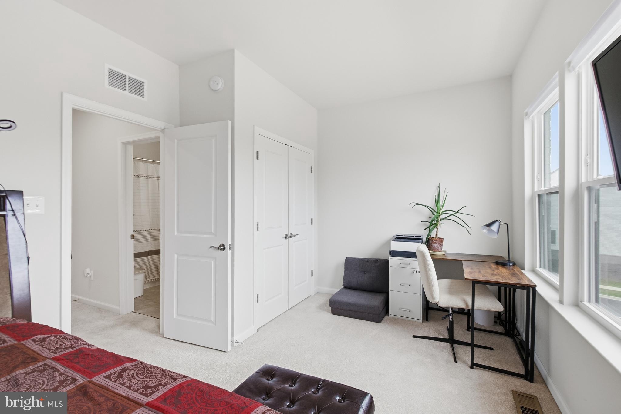 GATEWAY WEST - Residential