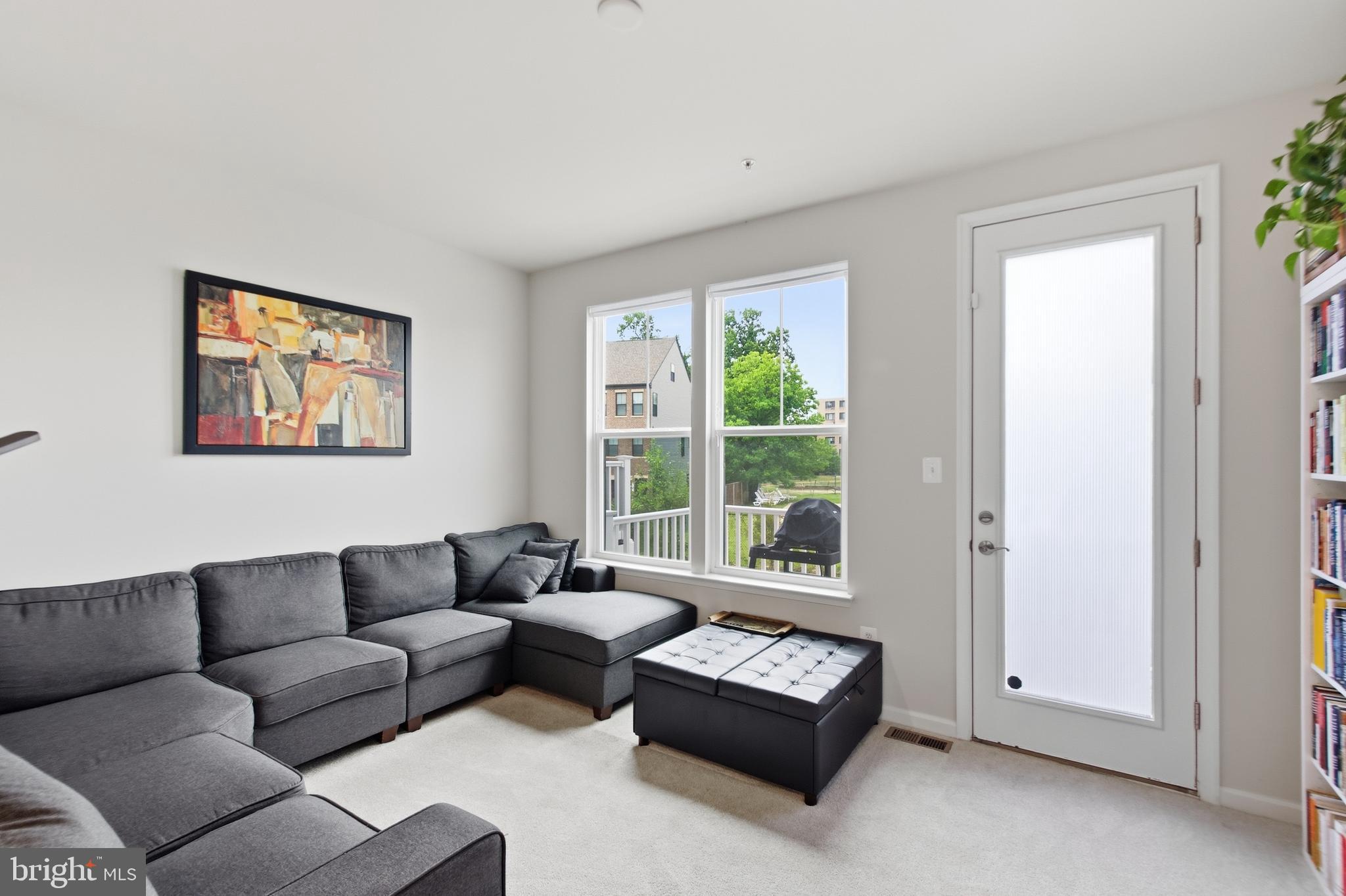 GATEWAY WEST - Residential