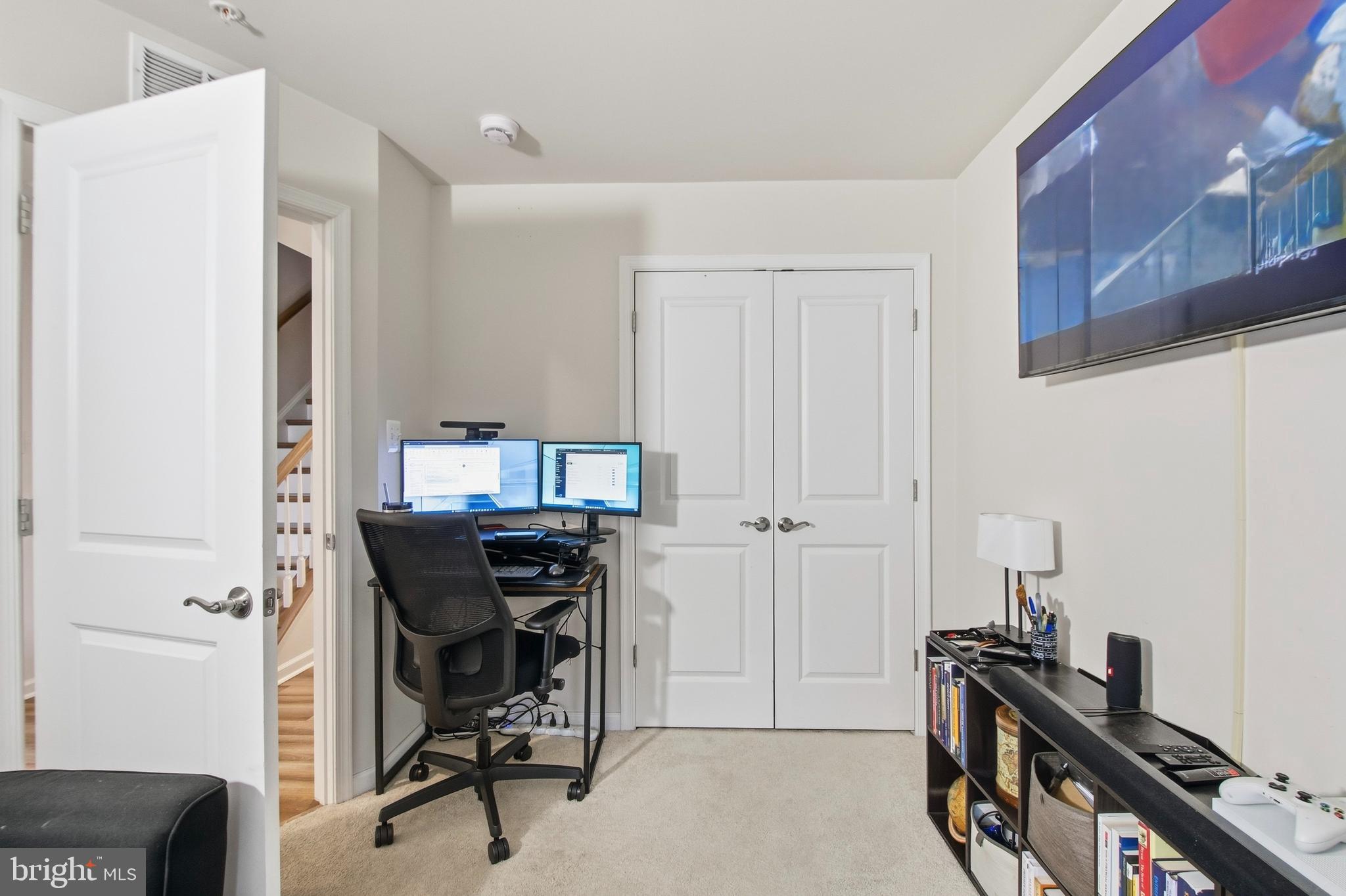 GATEWAY WEST - Residential