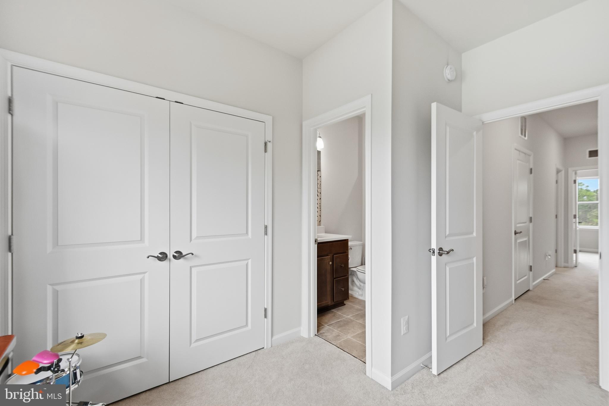 GATEWAY WEST - Residential