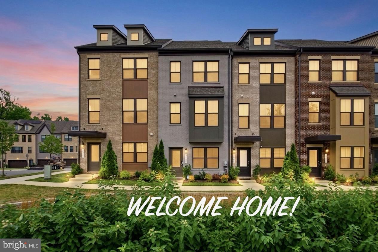 GATEWAY WEST - Residential