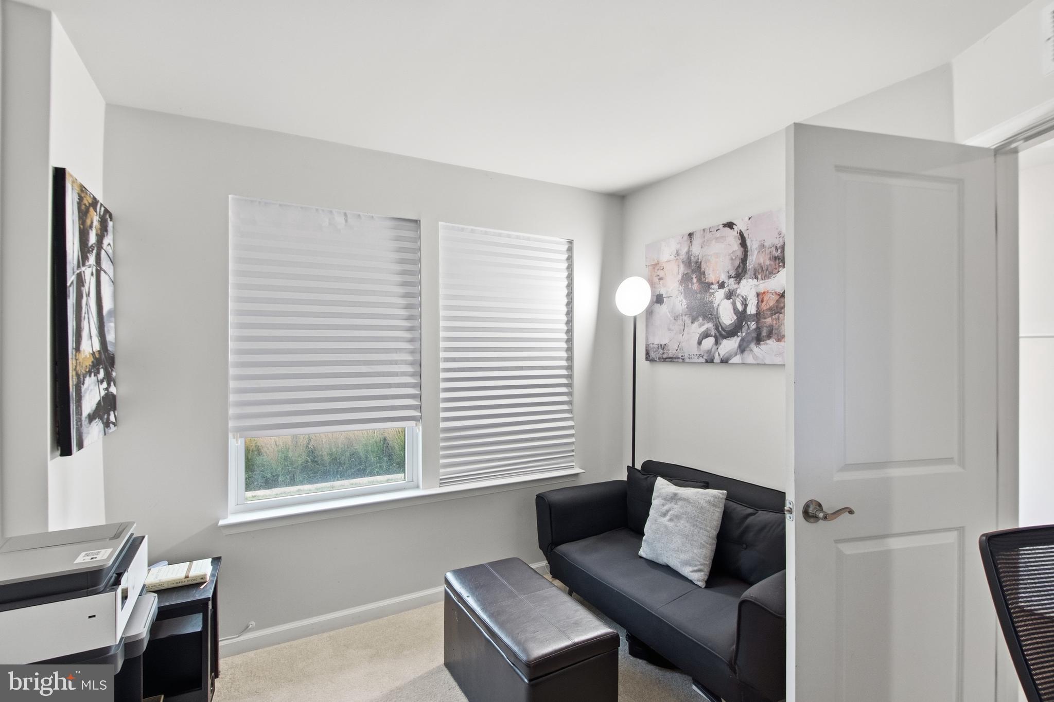 GATEWAY WEST - Residential