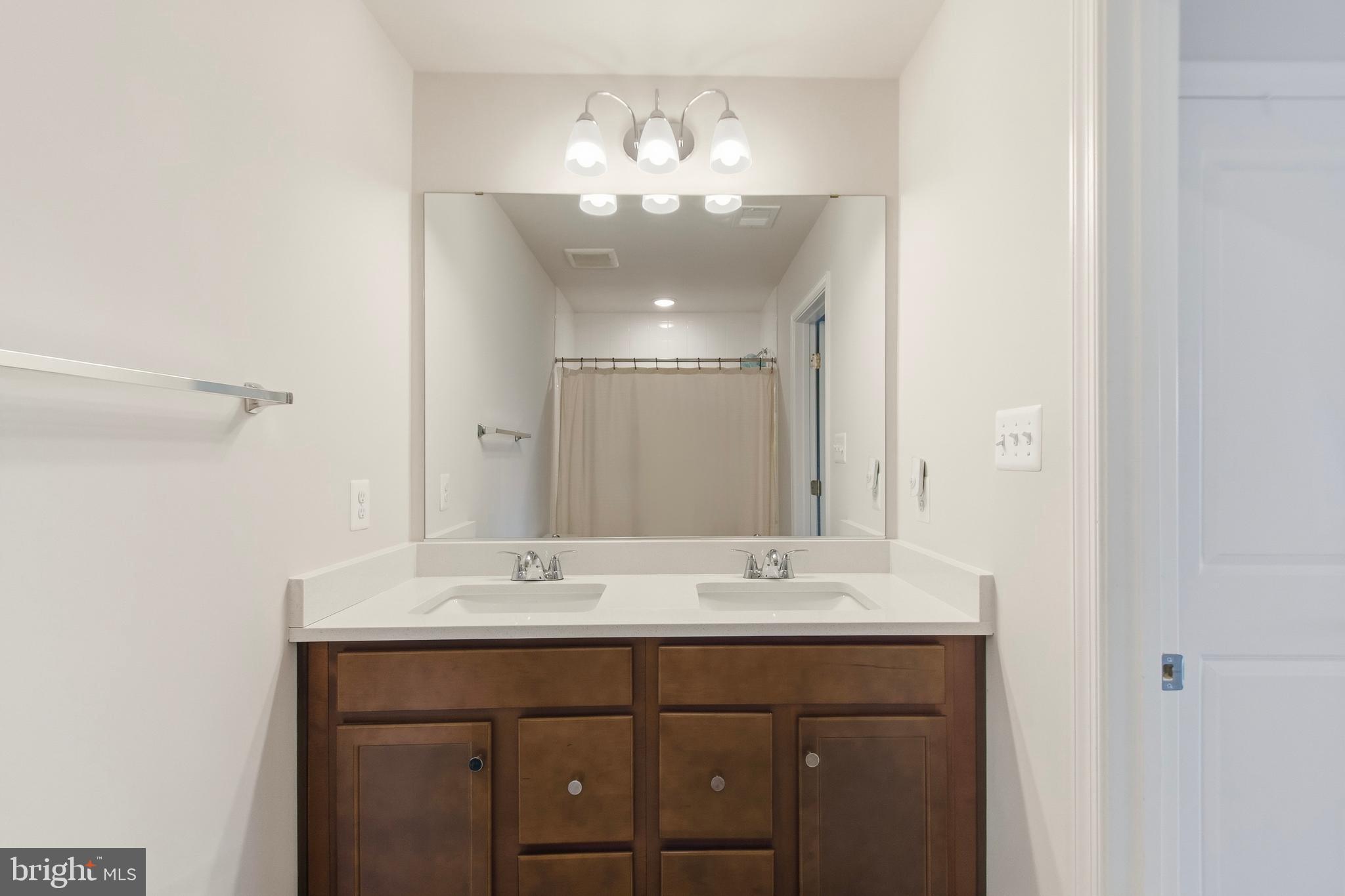 GATEWAY WEST - Residential