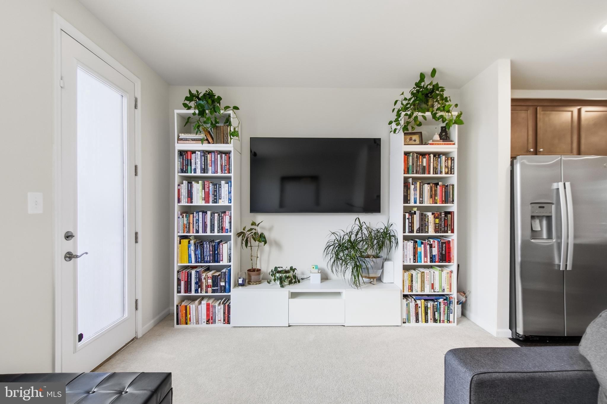 GATEWAY WEST - Residential