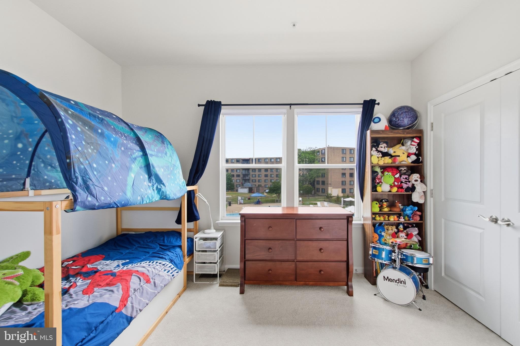GATEWAY WEST - Residential