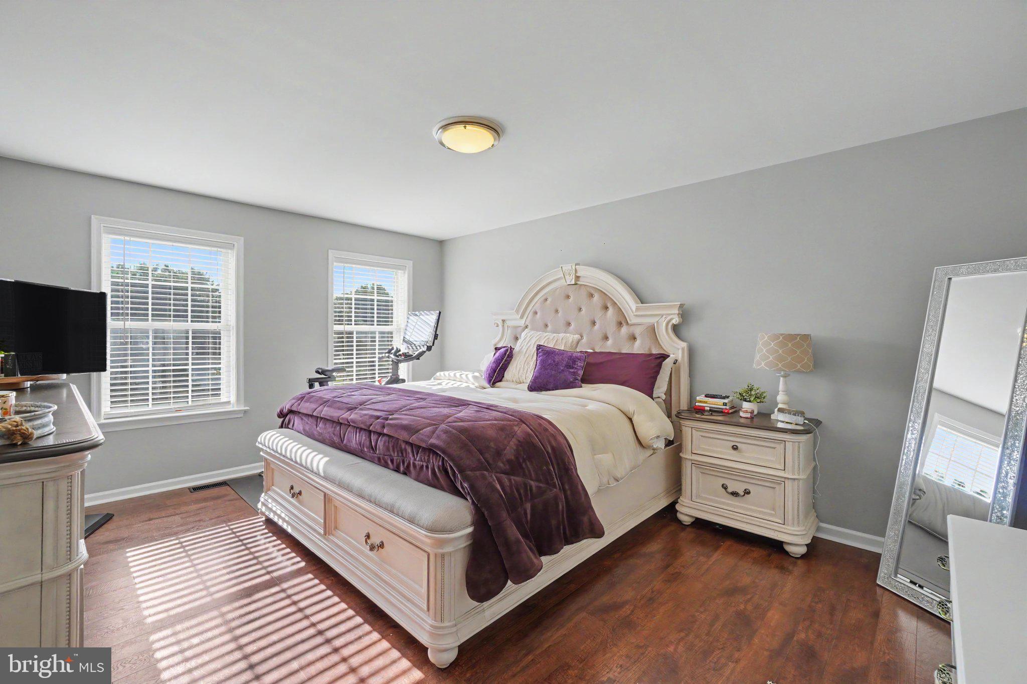 SHERMAN OAKS - Residential