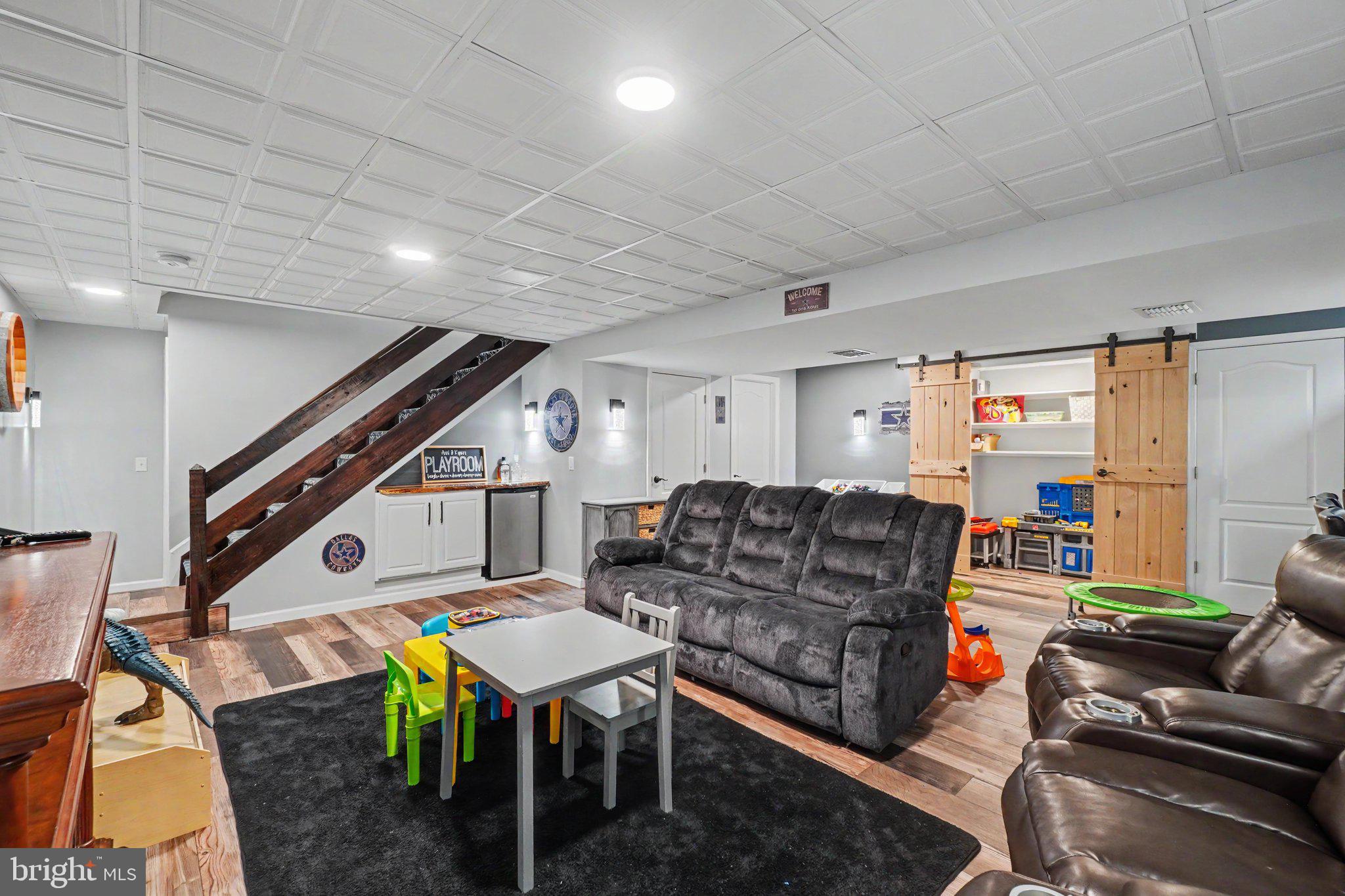 SHERMAN OAKS - Residential