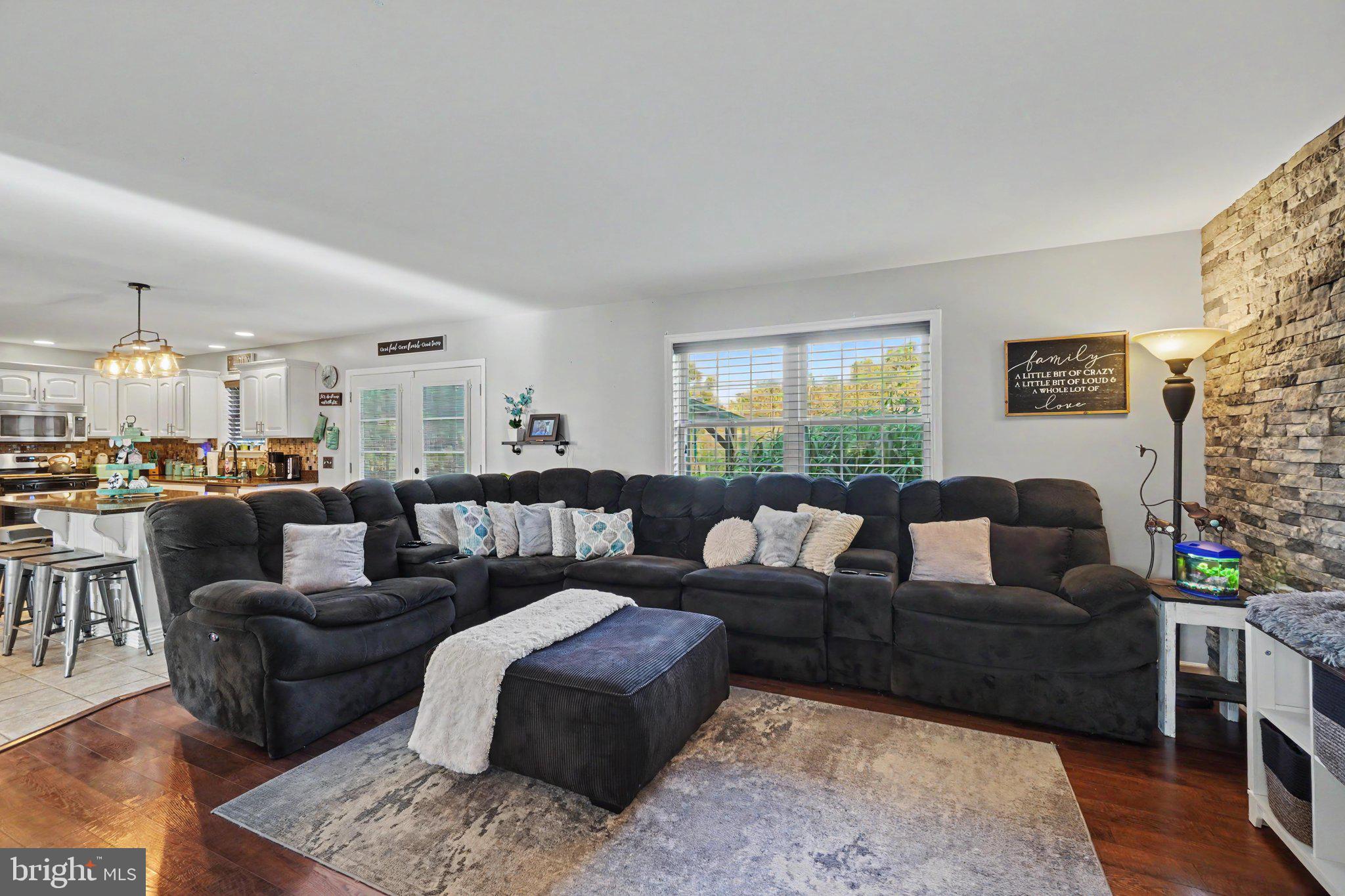 SHERMAN OAKS - Residential