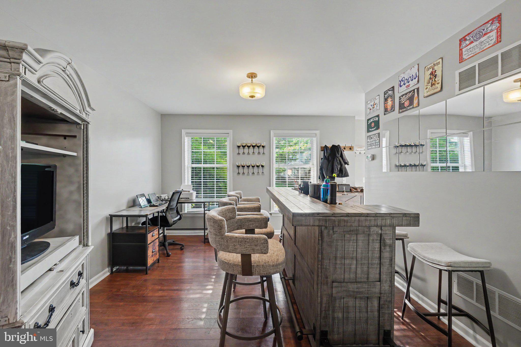 SHERMAN OAKS - Residential