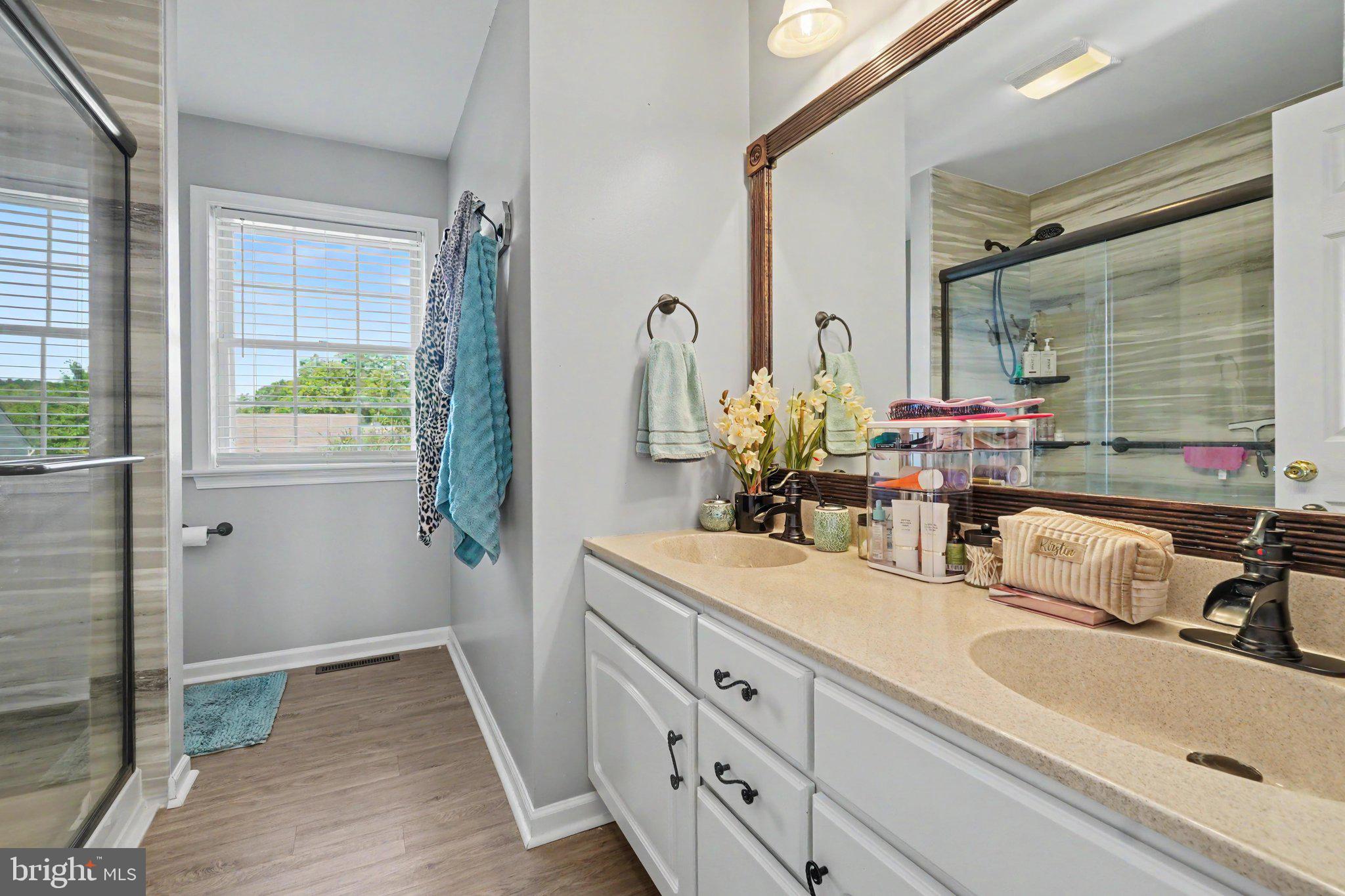 SHERMAN OAKS - Residential