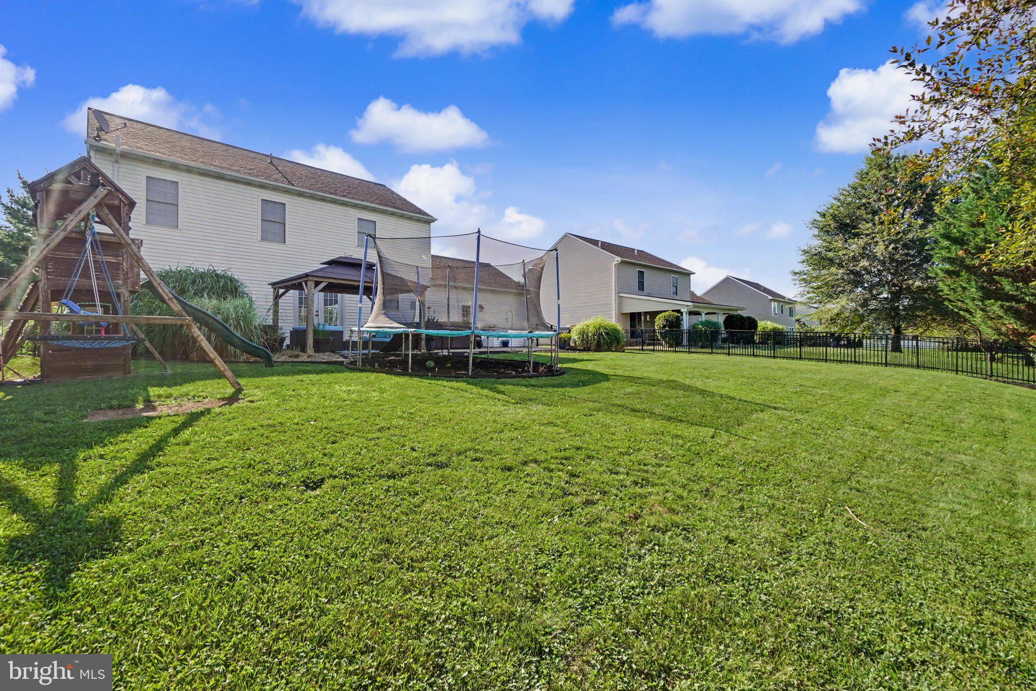 SHERMAN OAKS - Residential