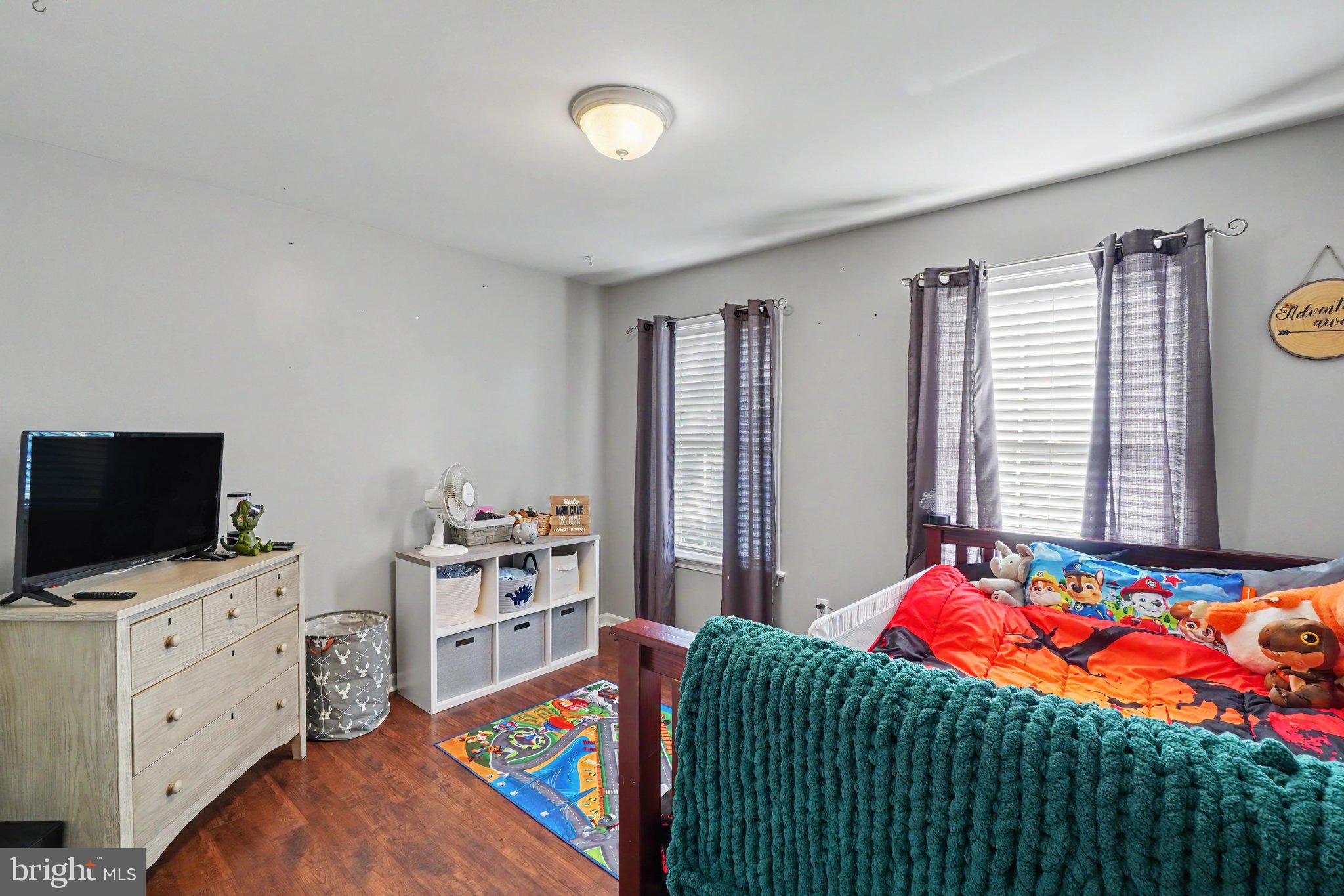 SHERMAN OAKS - Residential