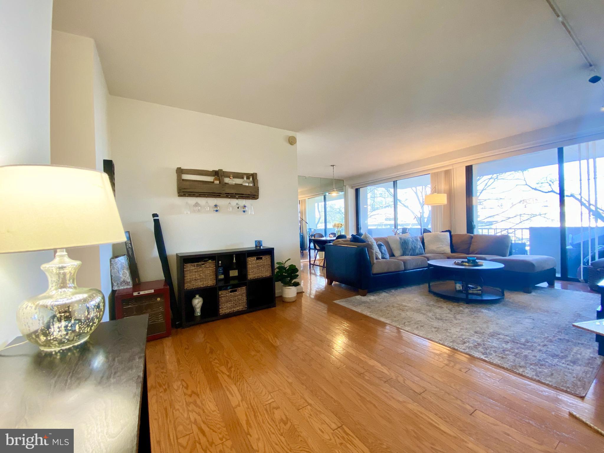 HYDE PARK - Residential Lease