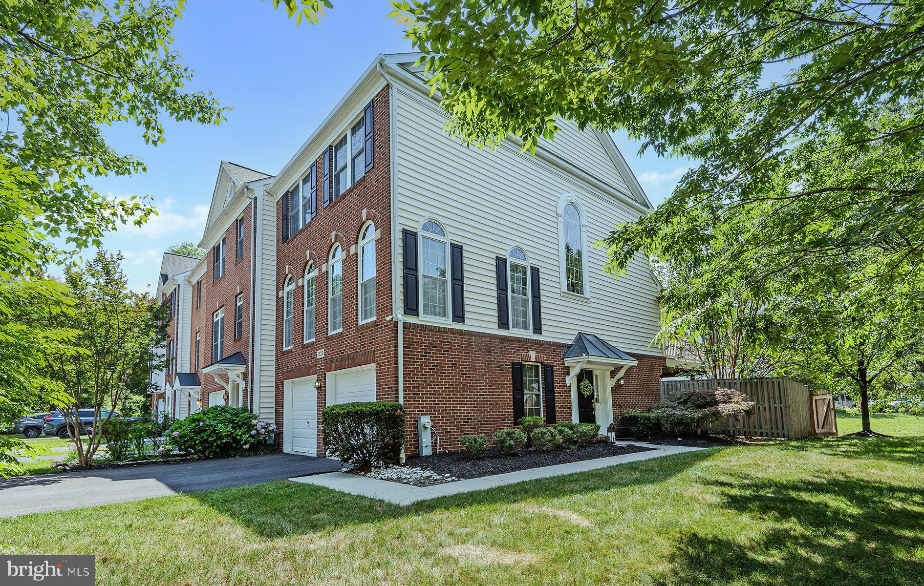 CROFTON MANOR - Residential