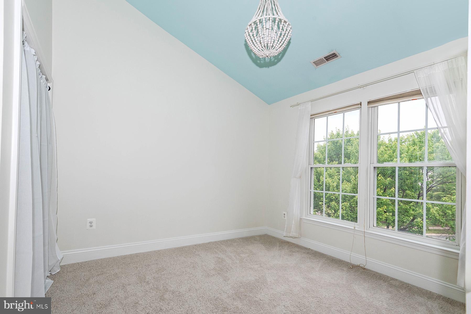 CROFTON MANOR - Residential