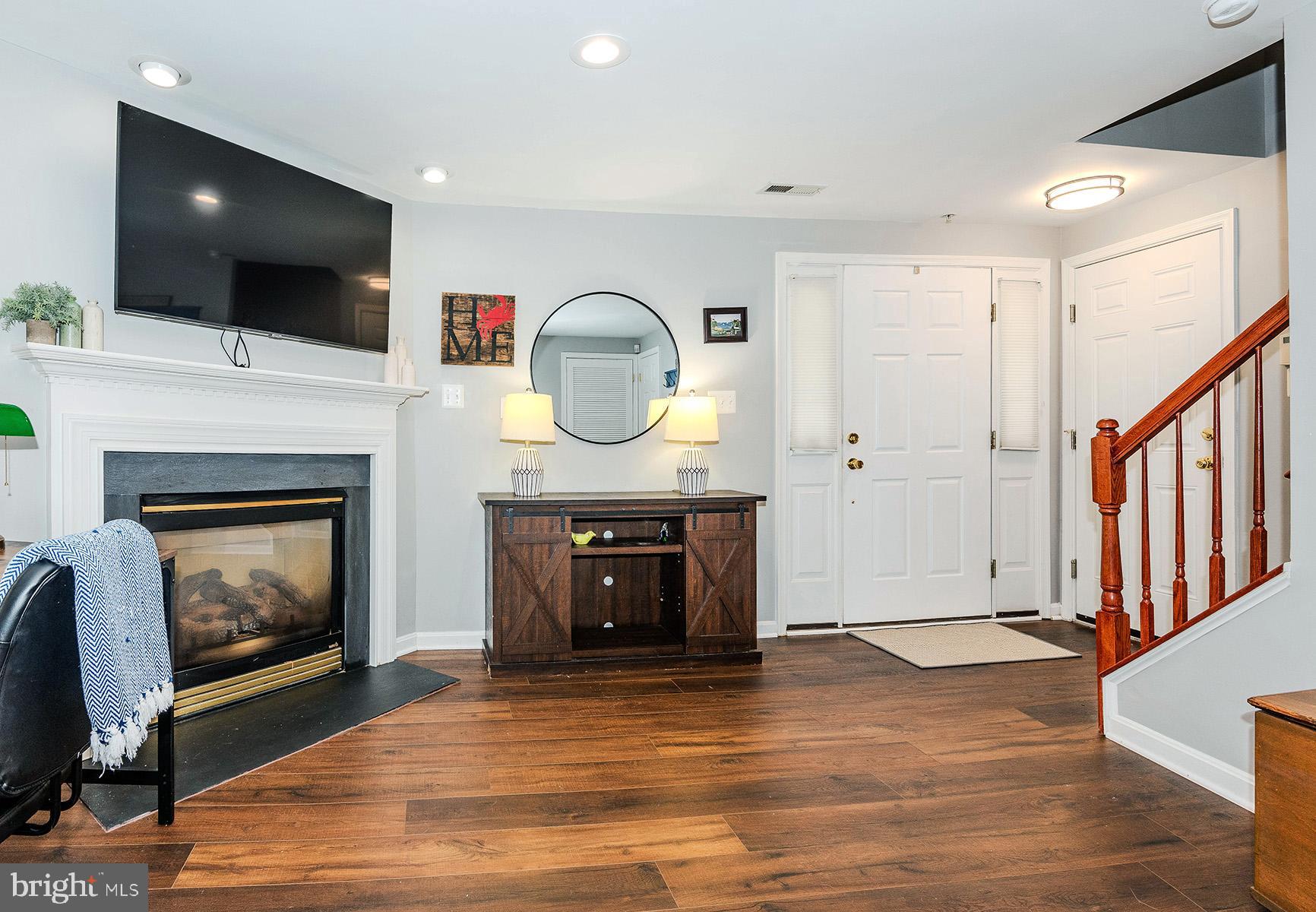 CROFTON MANOR - Residential
