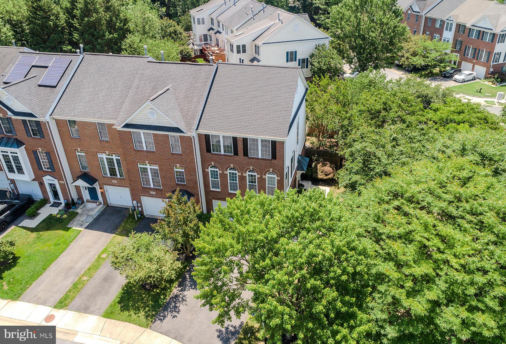 CROFTON MANOR - Residential