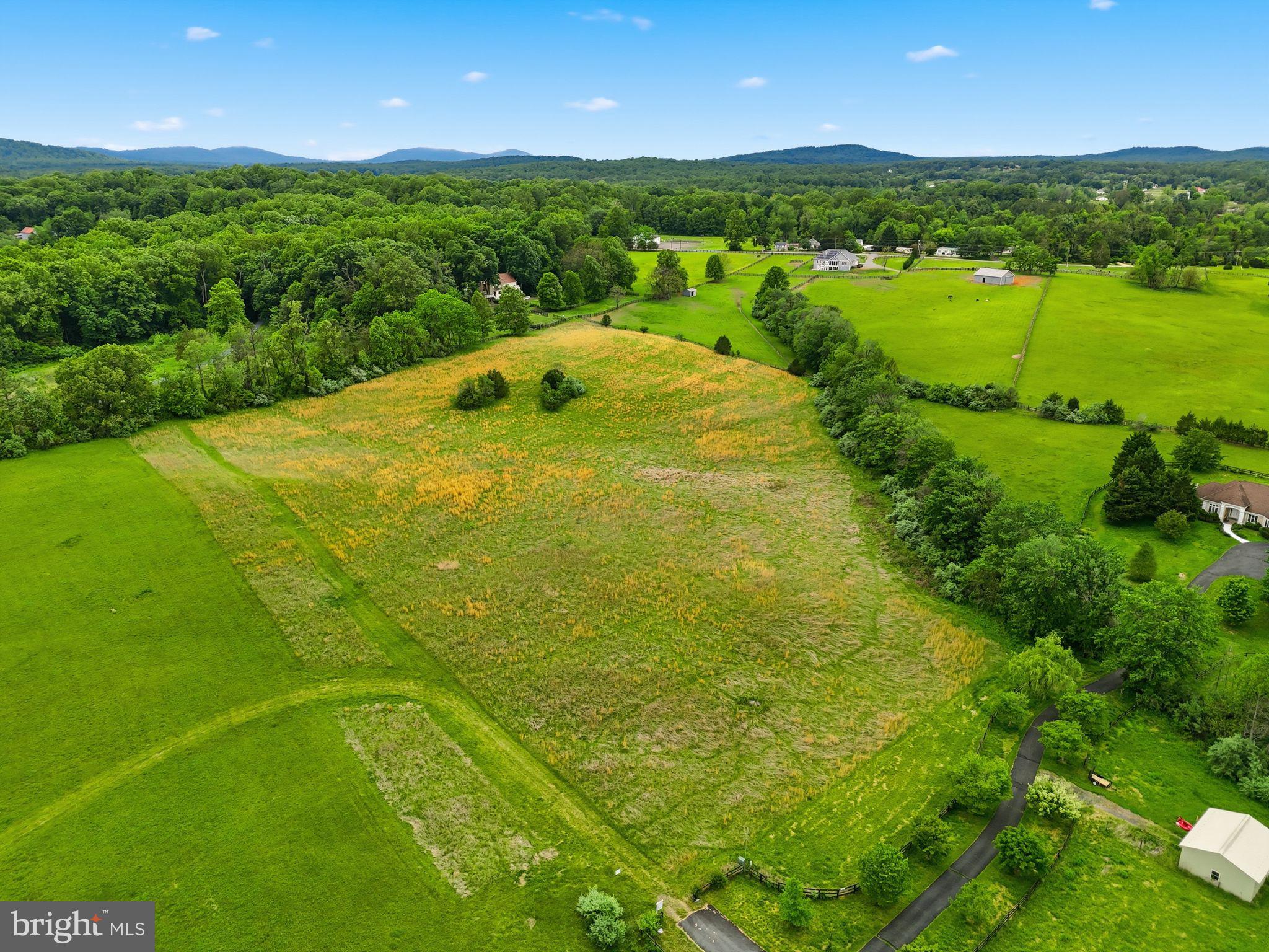WINDEMEER FARM ESTATES - Residential