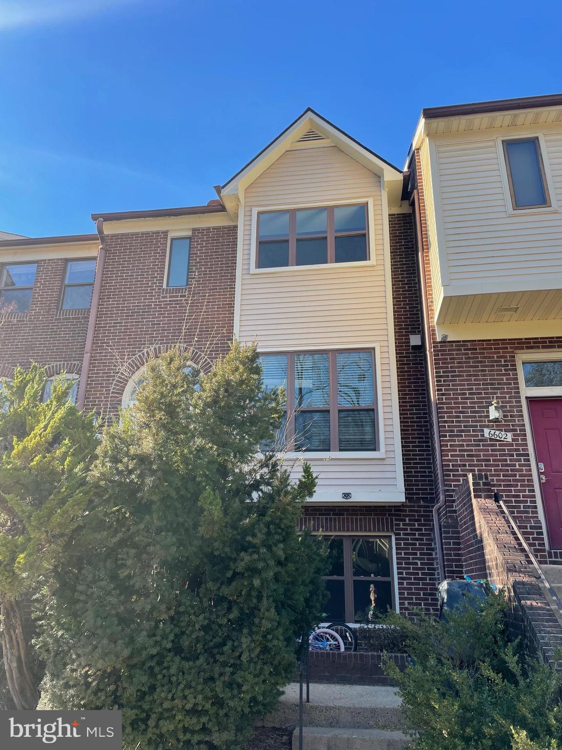 Fantastic Full renovated townhome. Upgrades includes carpet, tiles, luxury vinyl plank floor, roof(2022), fresh Paint, SS Appliance, water heater, recessed lights, granite countertop, windows(2023) and patio doors, upgraded kitchen and bathrooms. Master Bedroom with Full Bath. Basement above ground with walk out patio door. 4th bedroom fully above ground. Open Floor Plan, Eat-in Kitchen. Great floor plan. Great neighborhood. Great school.