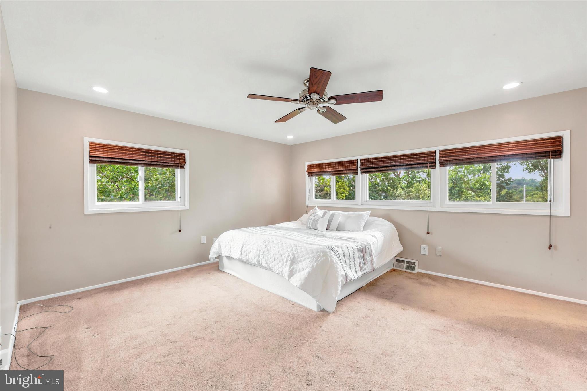 RIDDLEWOOD - Residential