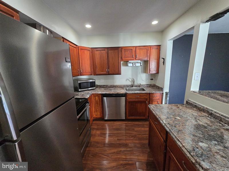 TREETOP CONDO - Residential
