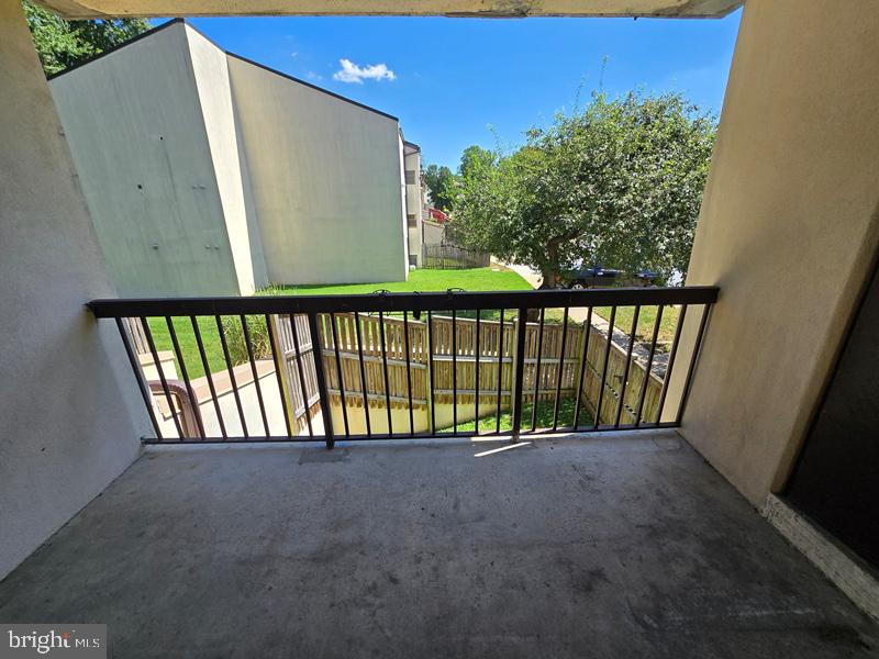 TREETOP CONDO - Residential