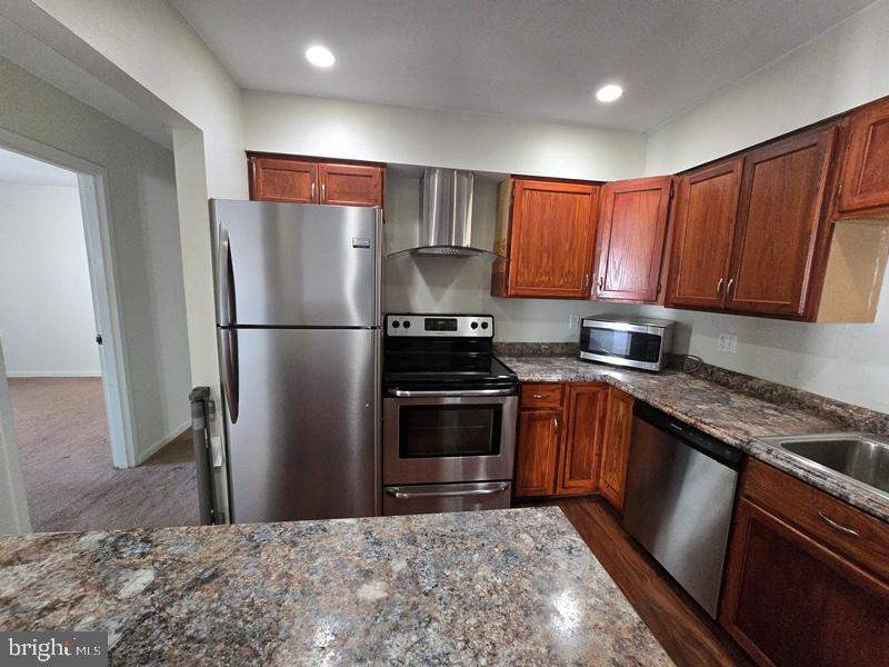 TREETOP CONDO - Residential