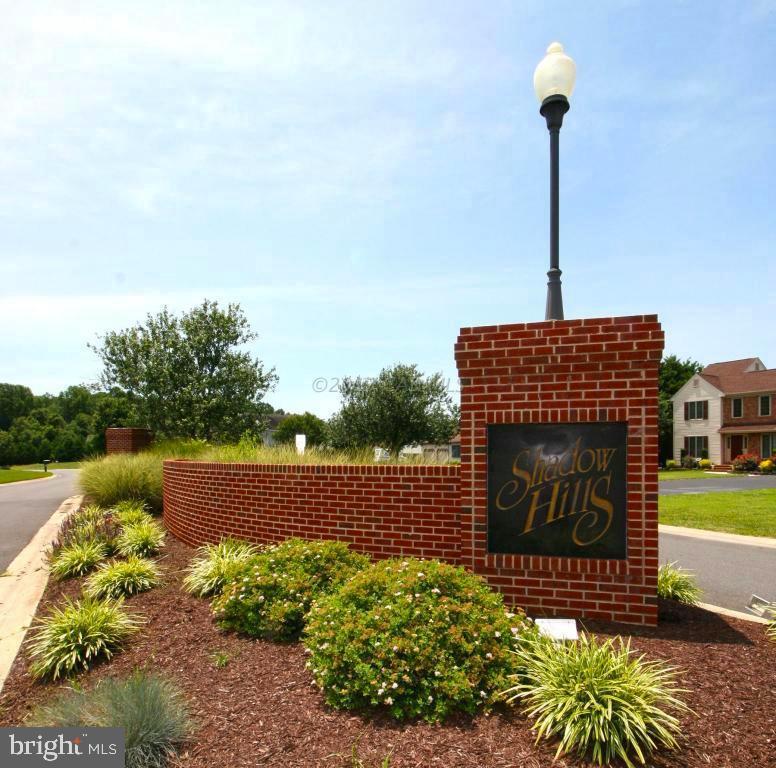 SHADOW HILLS - Residential