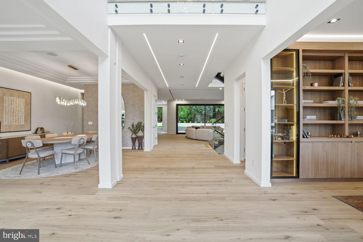 SALONA VILLAGE - Residential