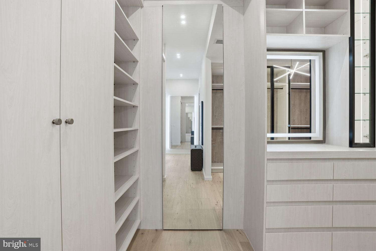 SALONA VILLAGE - Residential