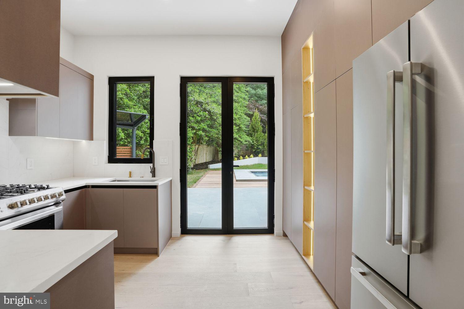 SALONA VILLAGE - Residential