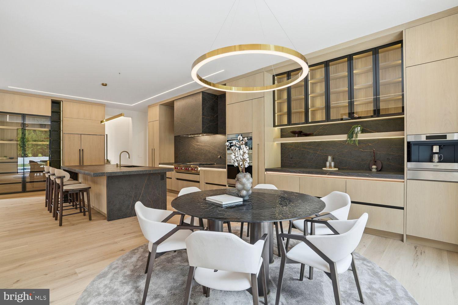 SALONA VILLAGE - Residential