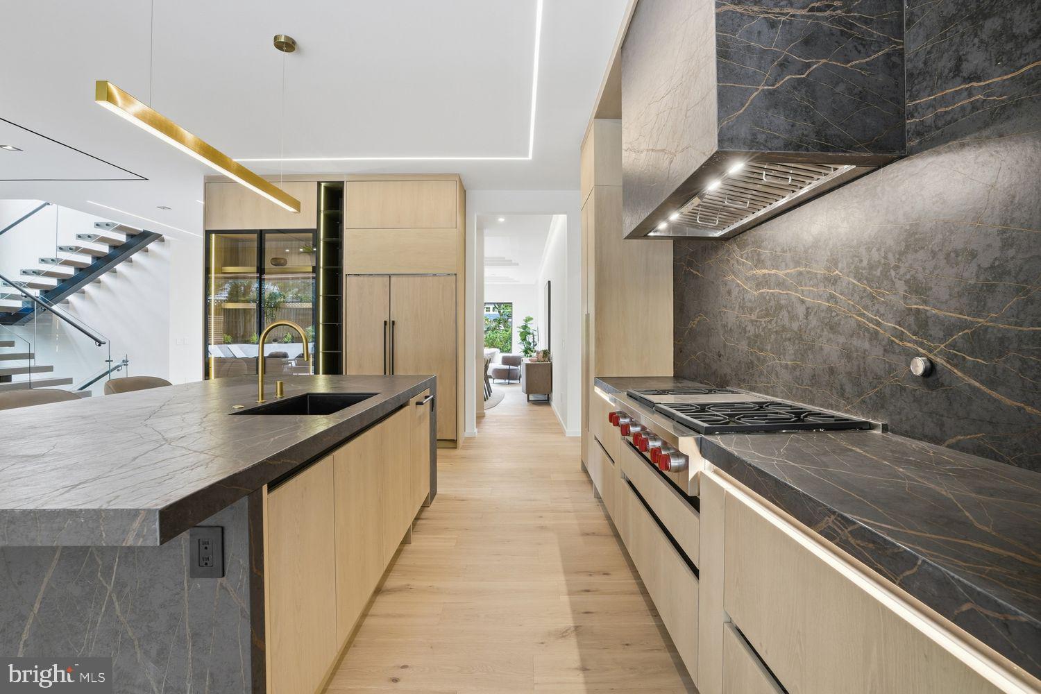 SALONA VILLAGE - Residential